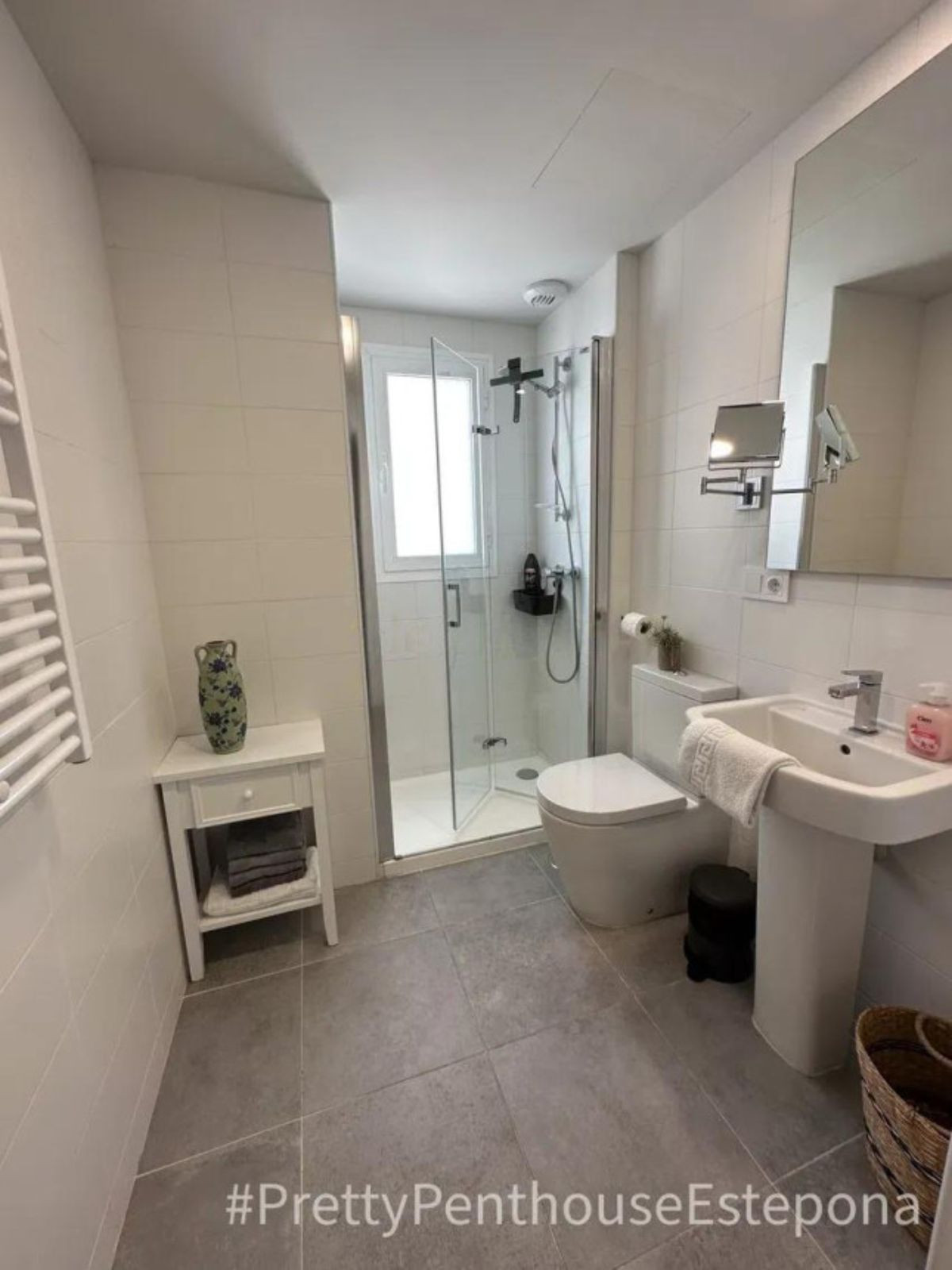 3 Bed Apartment for sale in Estepona Costa Del Sol, Málaga, Spain