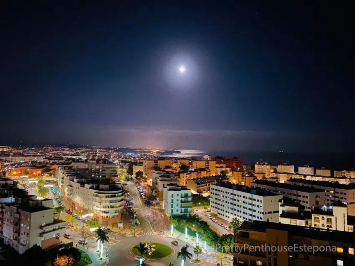 3 Bed Apartment for sale in Estepona Costa Del Sol, Málaga, Spain