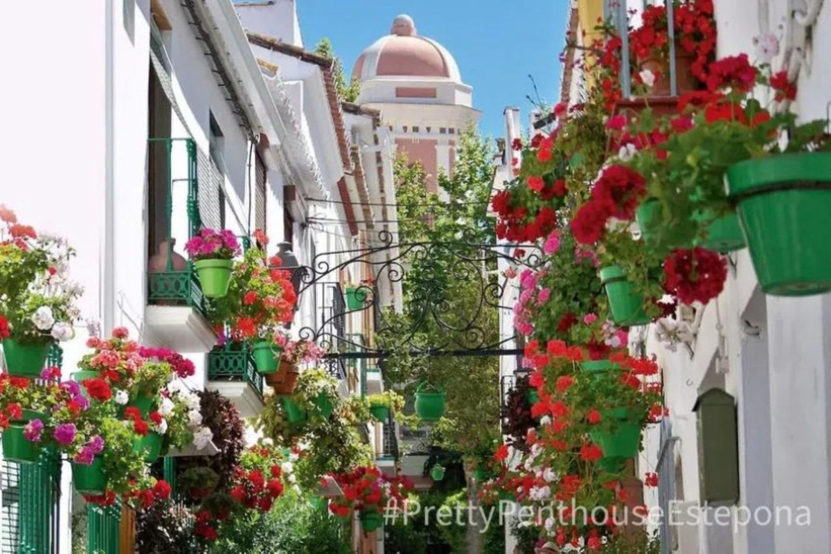 3 Bed Apartment for sale in Estepona Costa Del Sol, Málaga, Spain