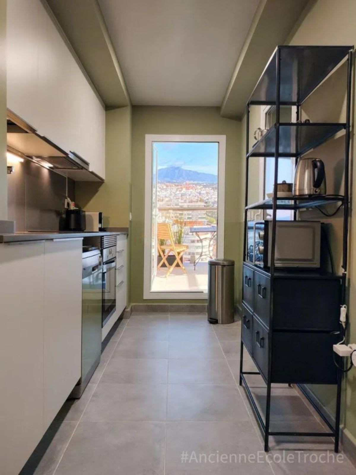 3 Bed Apartment for sale in Estepona Costa Del Sol, Málaga, Spain