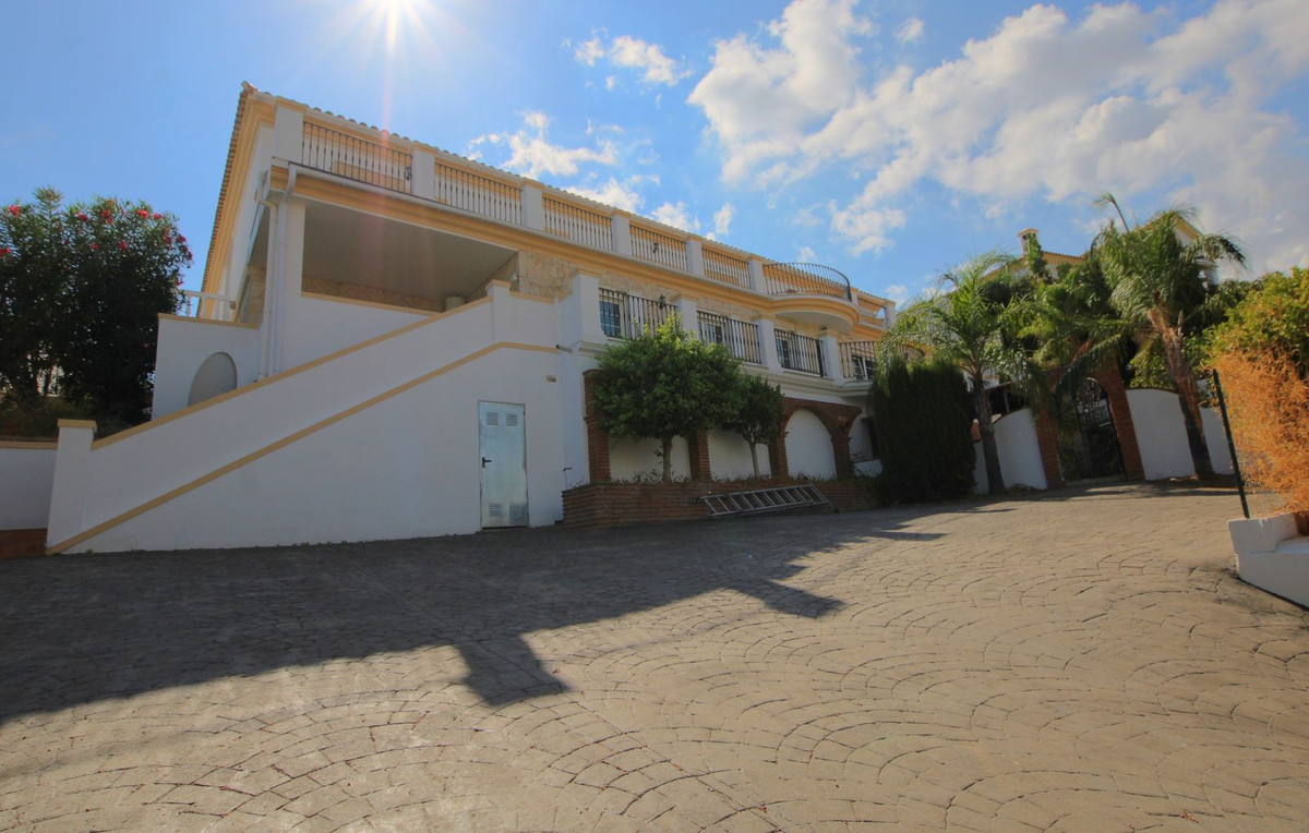 7 Bed Townhouse for sale in La Cala Golf Costa Del Sol, Málaga, Spain