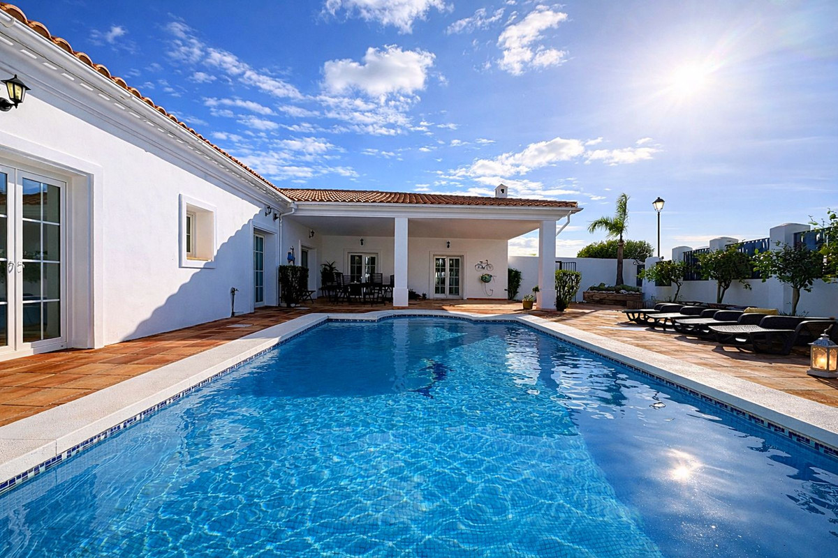 7 Bed Townhouse for sale in La Cala Golf Costa Del Sol, Málaga, Spain