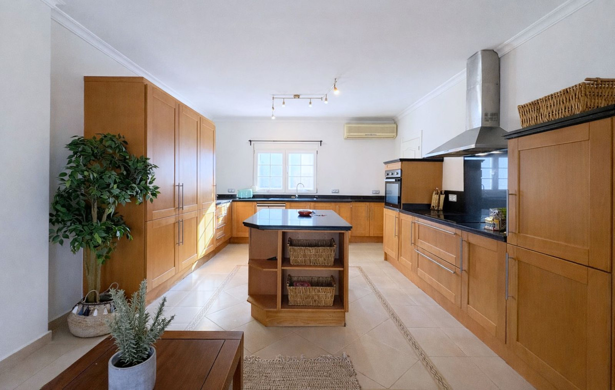 7 Bed Townhouse for sale in La Cala Golf Costa Del Sol, Málaga, Spain