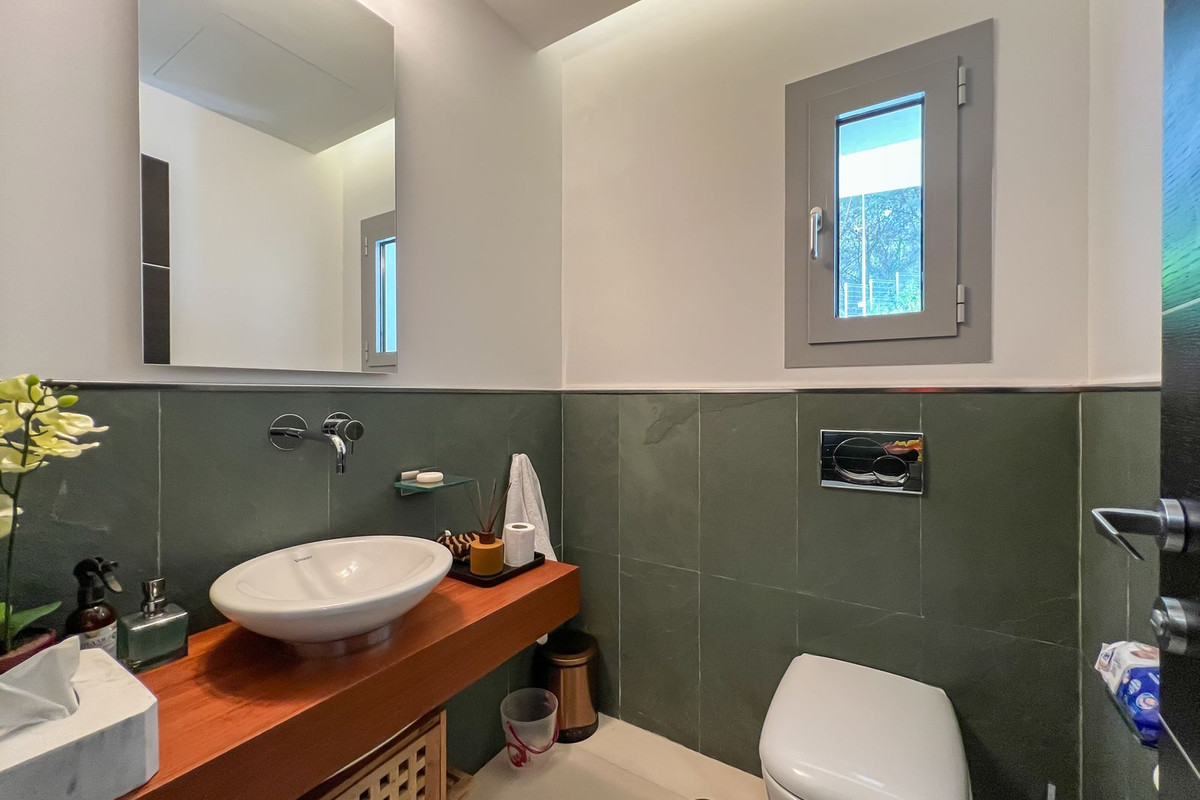 Se vende Pareada de 4 dormitorios en Costa Del Sol, Málaga, España