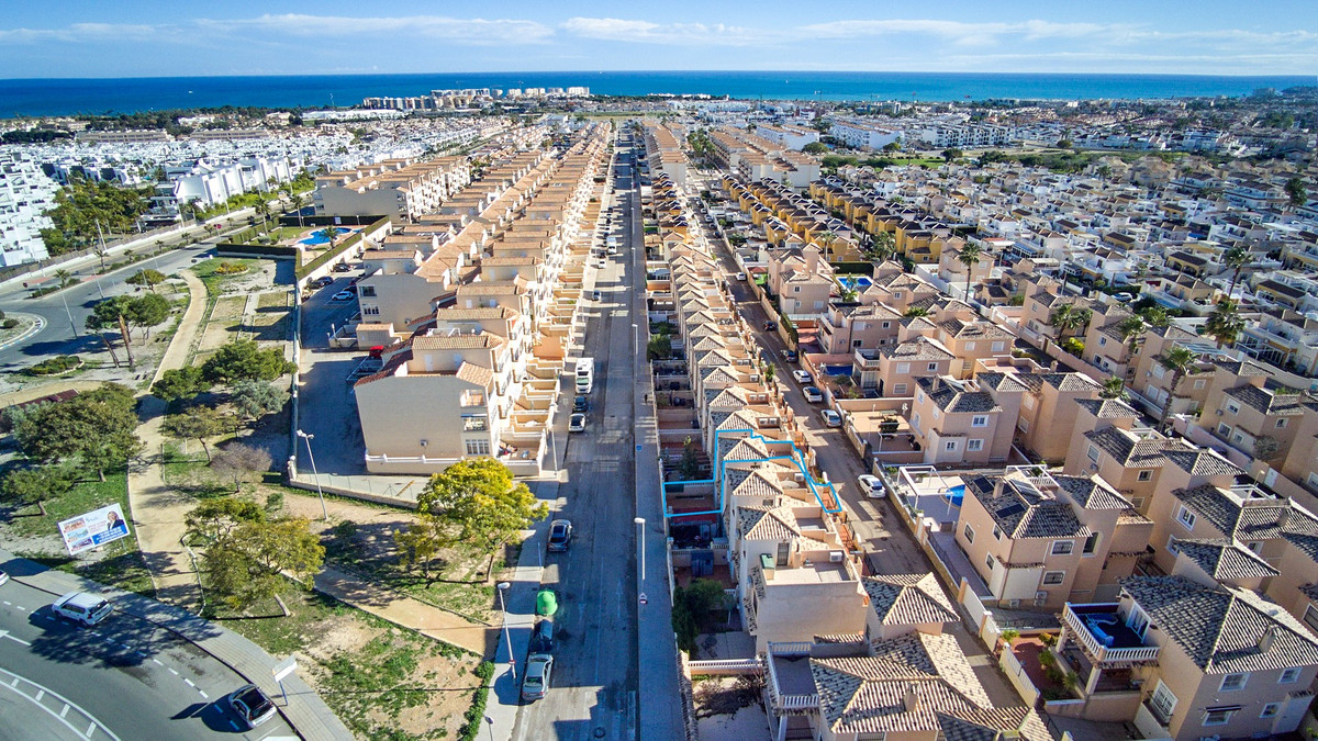 2 Bed Townhouse for sale in Punta Prima Costa Blanca, Alicante, Spain