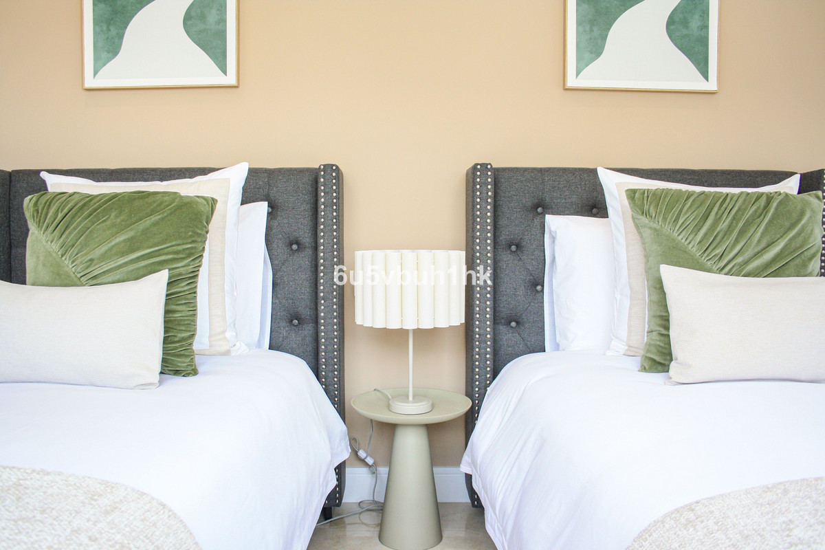 2 Bed Apartment for sale in Marbella Costa Del Sol, Málaga, Spain