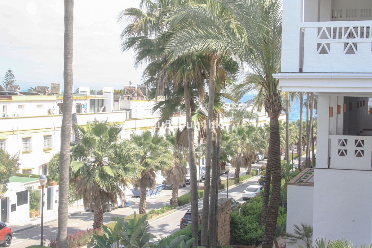 2 Bed Apartment for sale in Marbella Costa Del Sol, Málaga, Spain