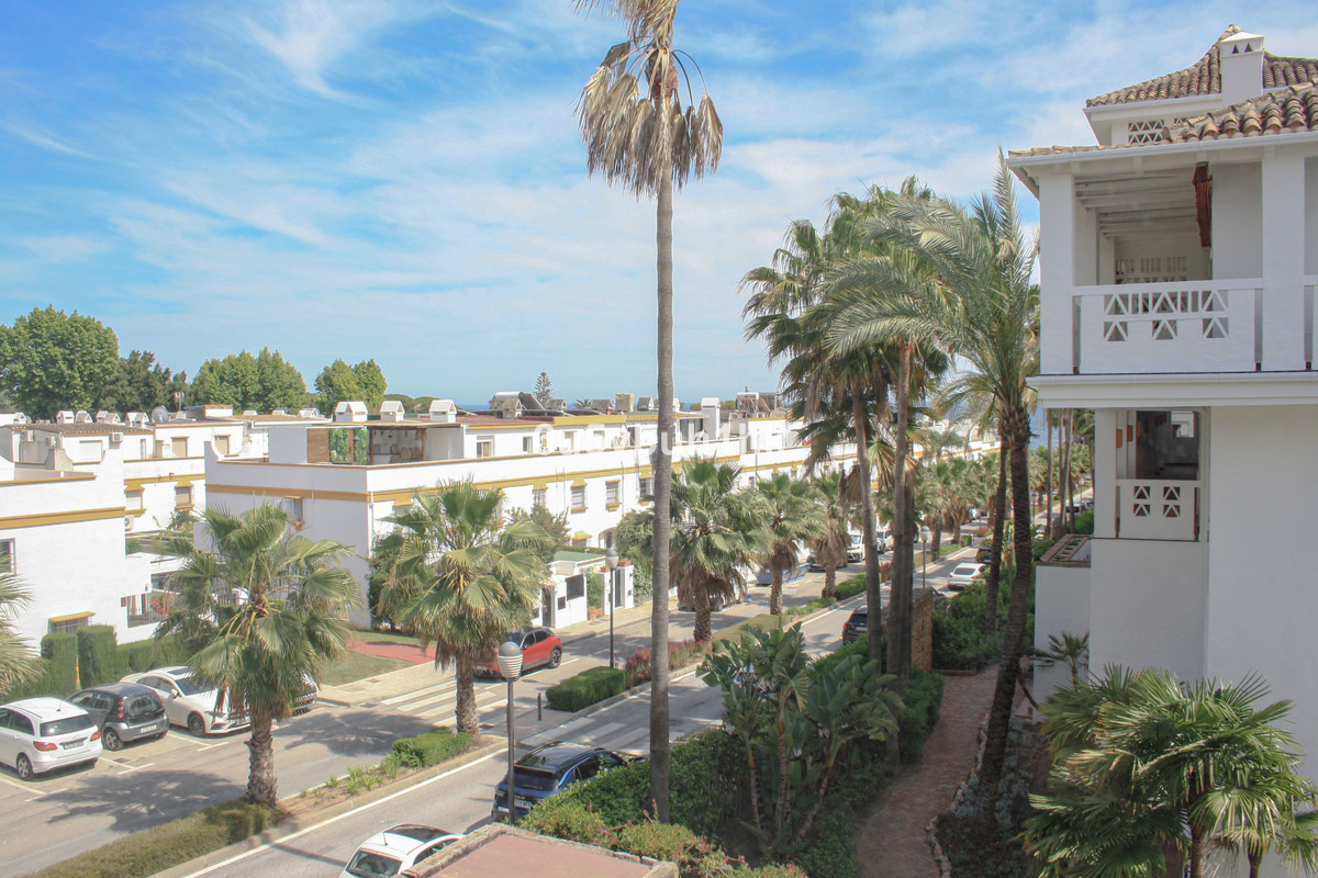 2 Bed Apartment for sale in Marbella Costa Del Sol, Málaga, Spain
