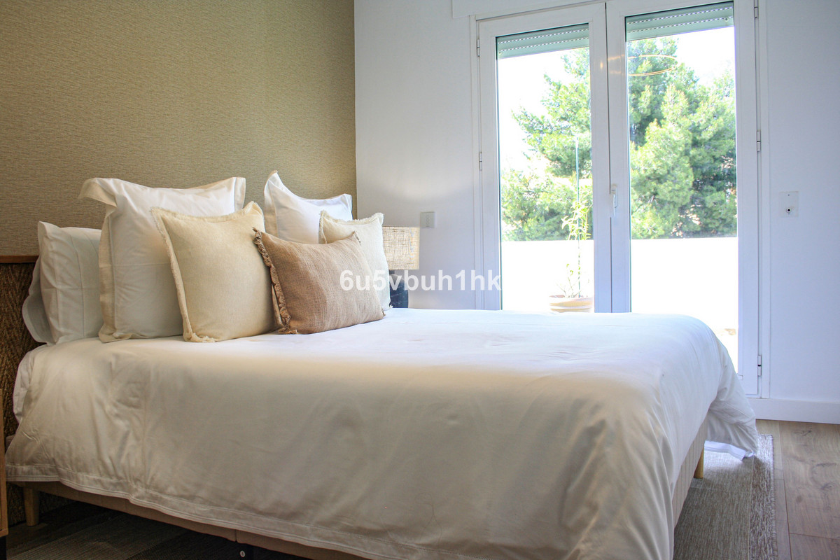 4 Bed Apartment for sale in Marbella Costa Del Sol, Málaga, Spain