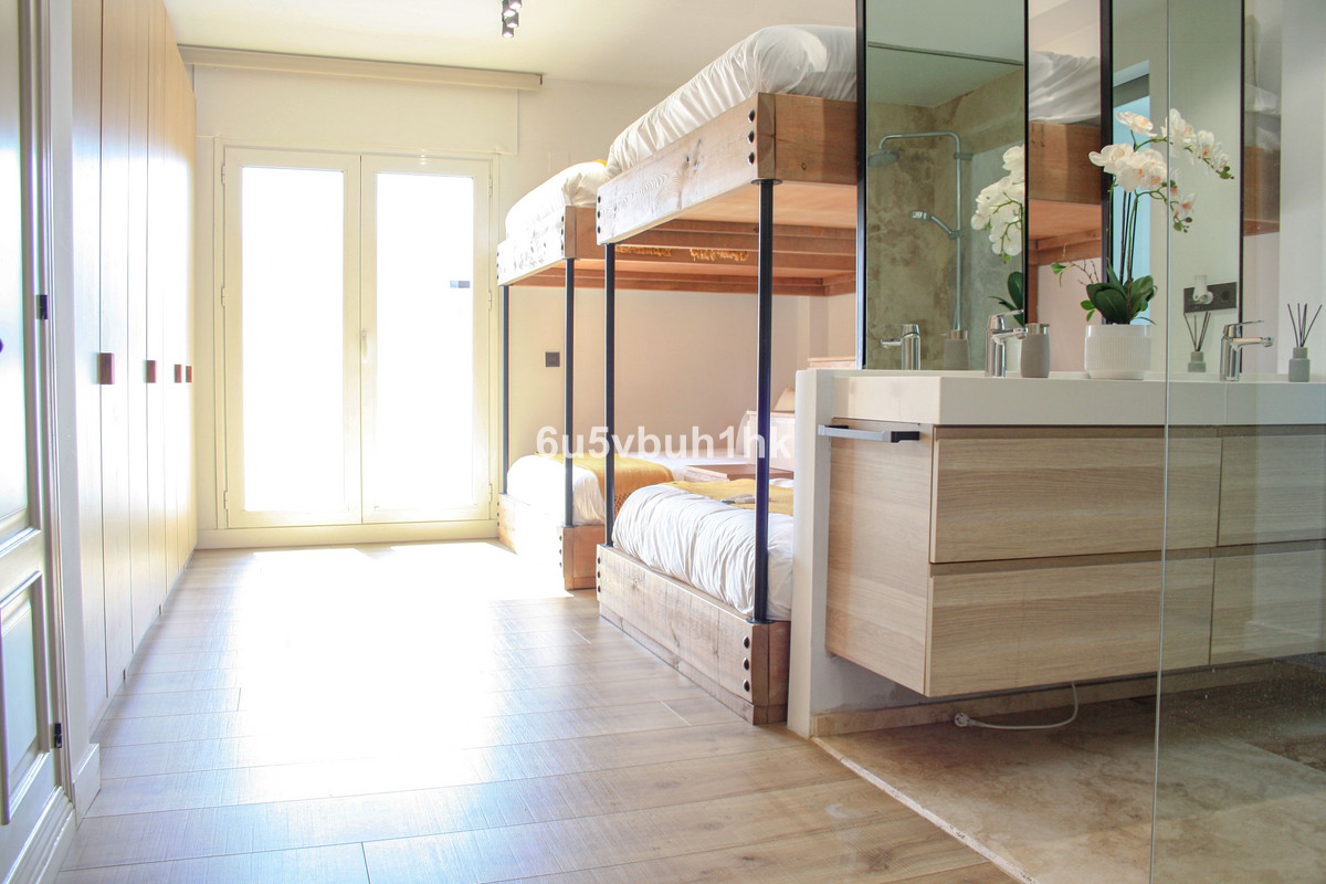 4 Bed Apartment for sale in Marbella Costa Del Sol, Málaga, Spain