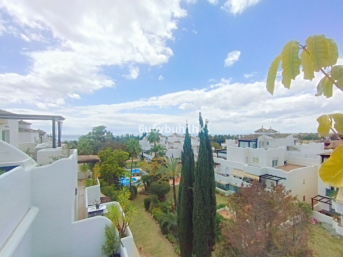 4 Bed Apartment for sale in Marbella Costa Del Sol, Málaga, Spain