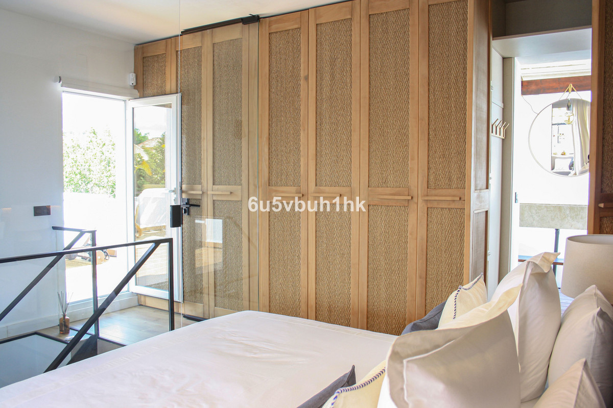 4 Bed Apartment for sale in Marbella Costa Del Sol, Málaga, Spain