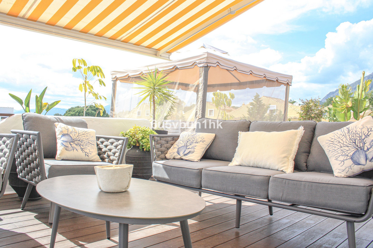 4 Bed Apartment for sale in Marbella Costa Del Sol, Málaga, Spain