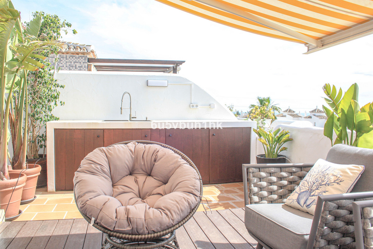 4 Bed Apartment for sale in Marbella Costa Del Sol, Málaga, Spain