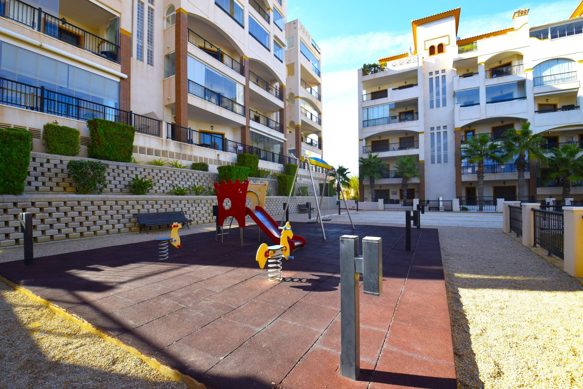 Se vende Apartamento Planta Media de 2 dormitorios en Costa Blanca, Alicante, España