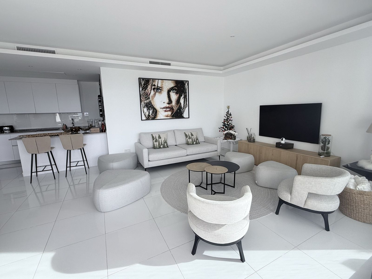 3 Bed Apartment for sale in Benahavís Costa Del Sol, Málaga, Spain