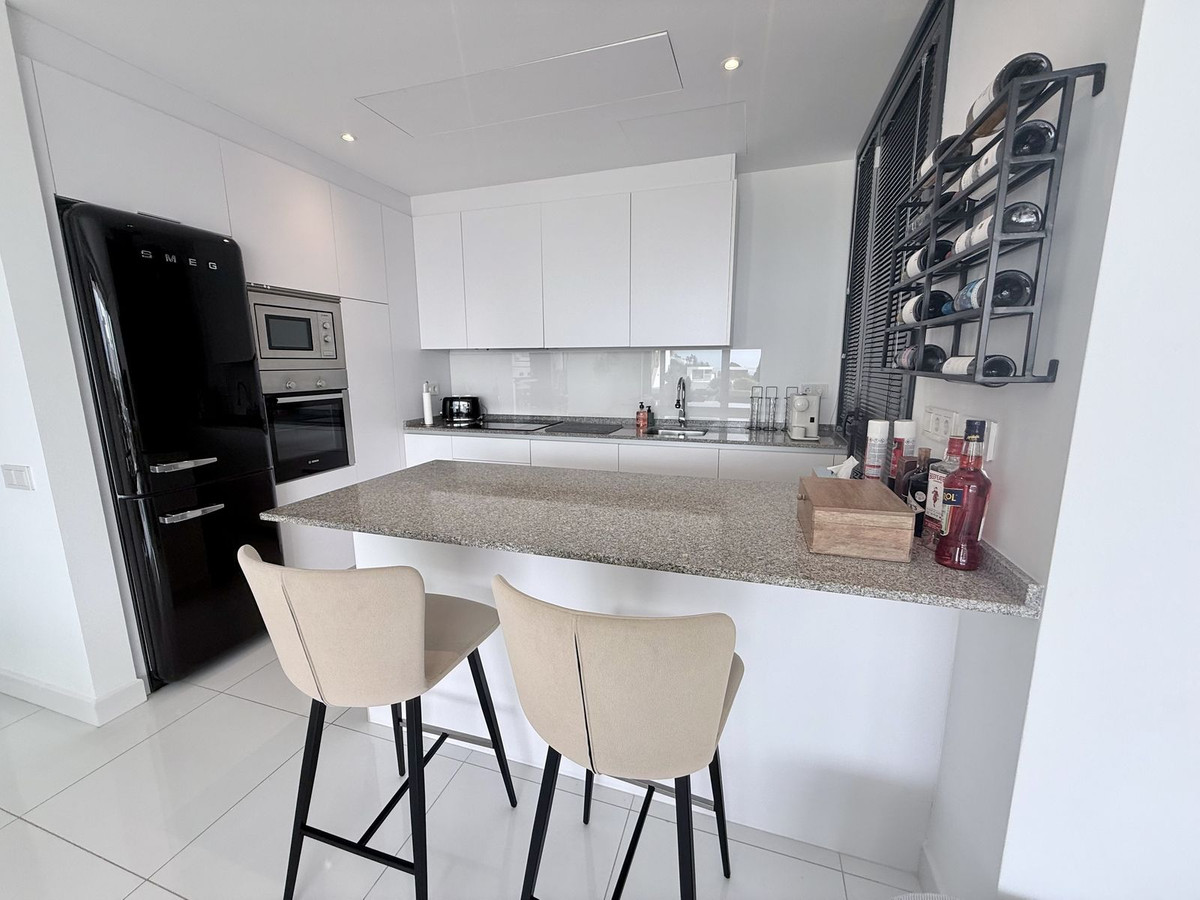 3 Bed Apartment for sale in Benahavís Costa Del Sol, Málaga, Spain