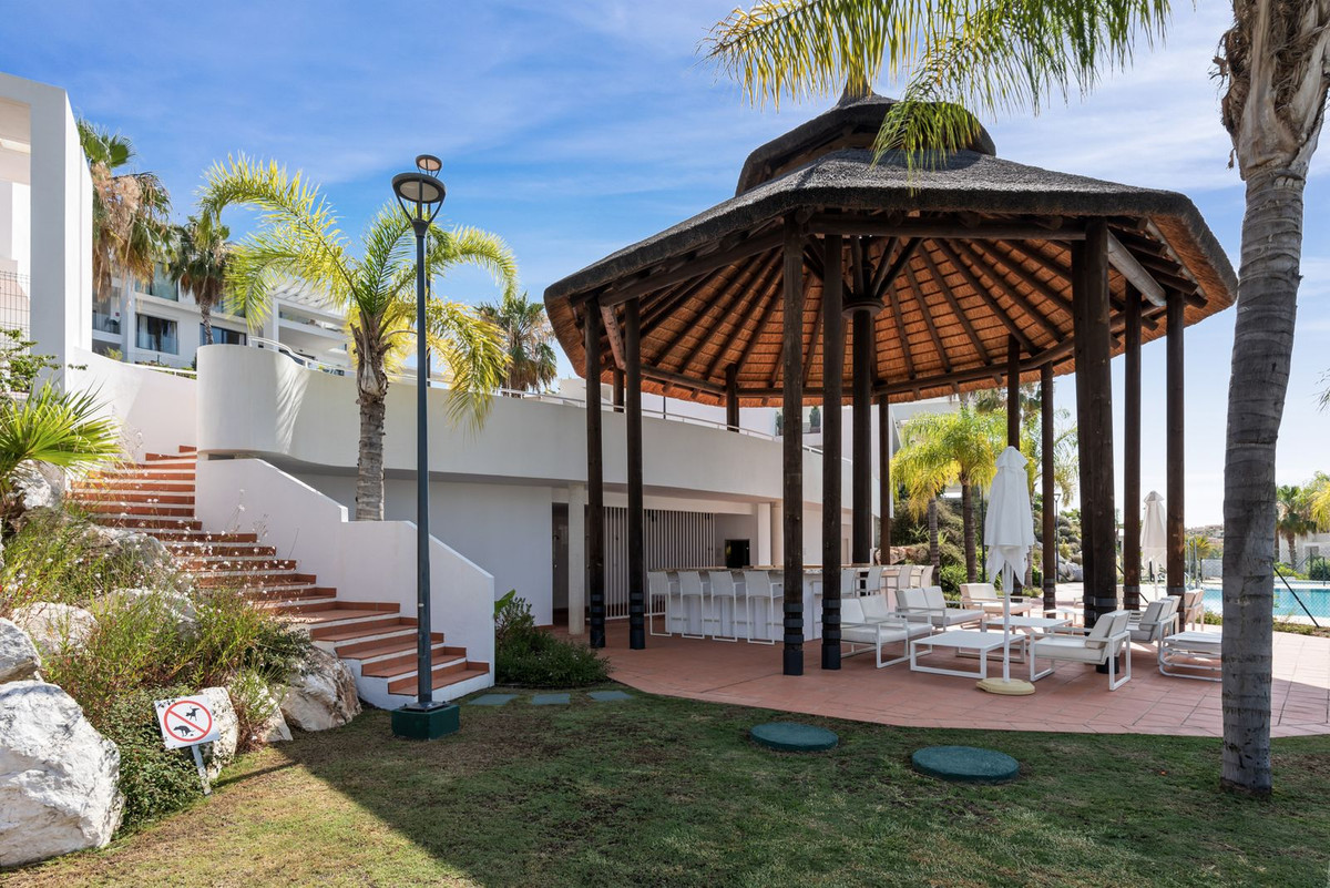 3 Bed Apartment for sale in Benahavís Costa Del Sol, Málaga, Spain