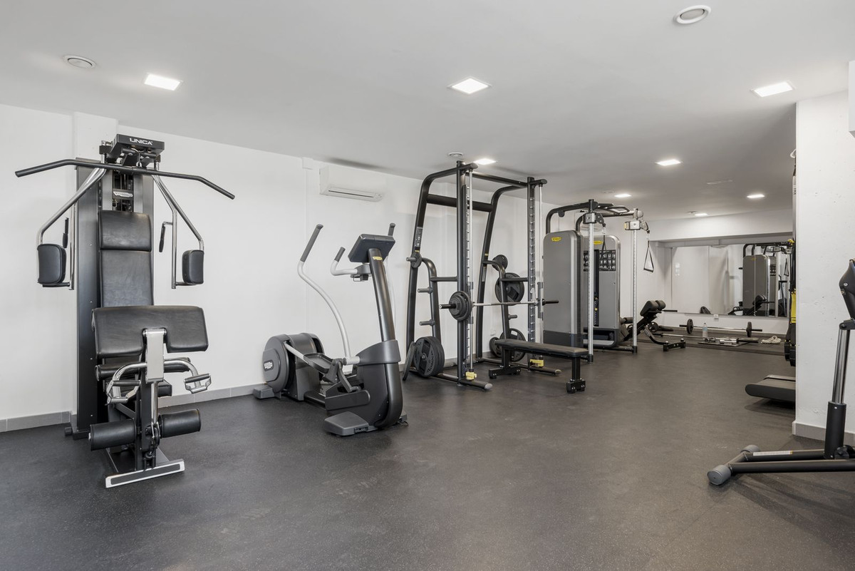 3 Bed Apartment for sale in Benahavís Costa Del Sol, Málaga, Spain