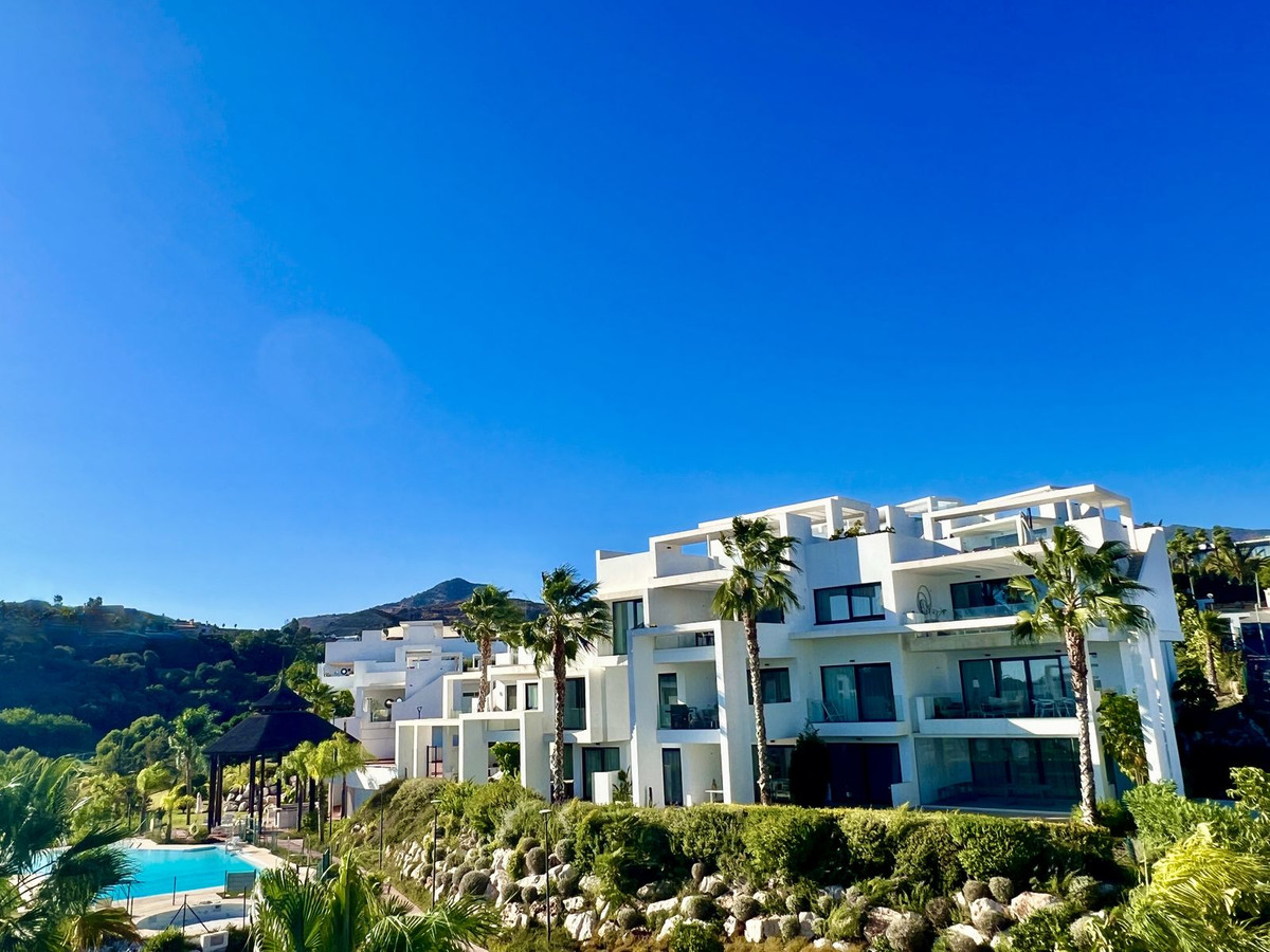 3 Bed Apartment for sale in Benahavís Costa Del Sol, Málaga, Spain
