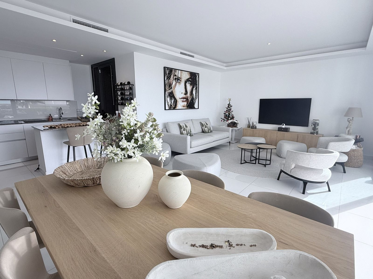 3 Bed Apartment for sale in Benahavís Costa Del Sol, Málaga, Spain