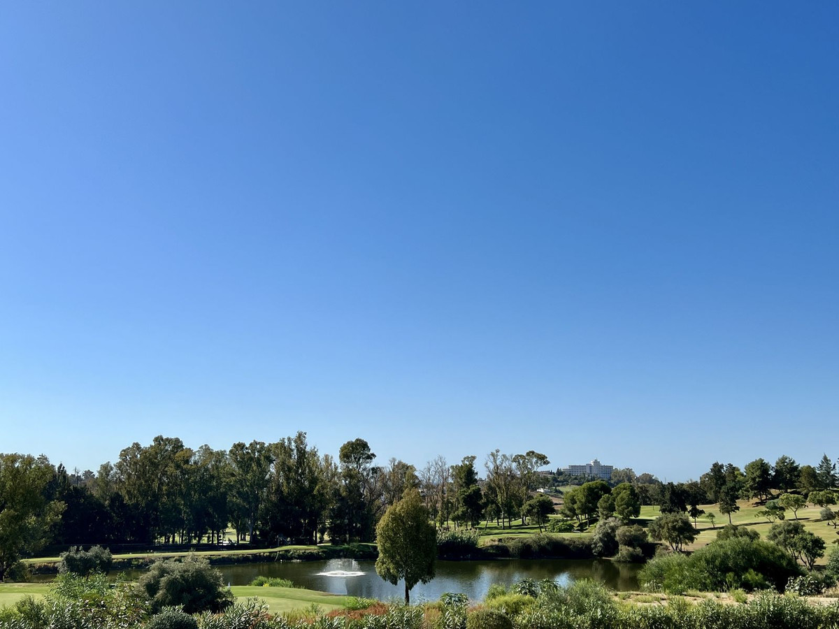 3 Bed Apartment for sale in Benahavís Costa Del Sol, Málaga, Spain