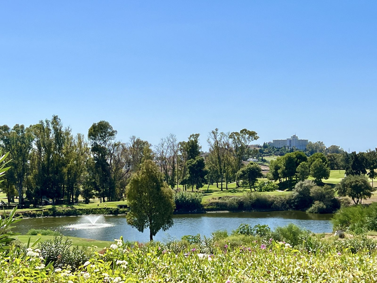 3 Bed Apartment for sale in Benahavís Costa Del Sol, Málaga, Spain