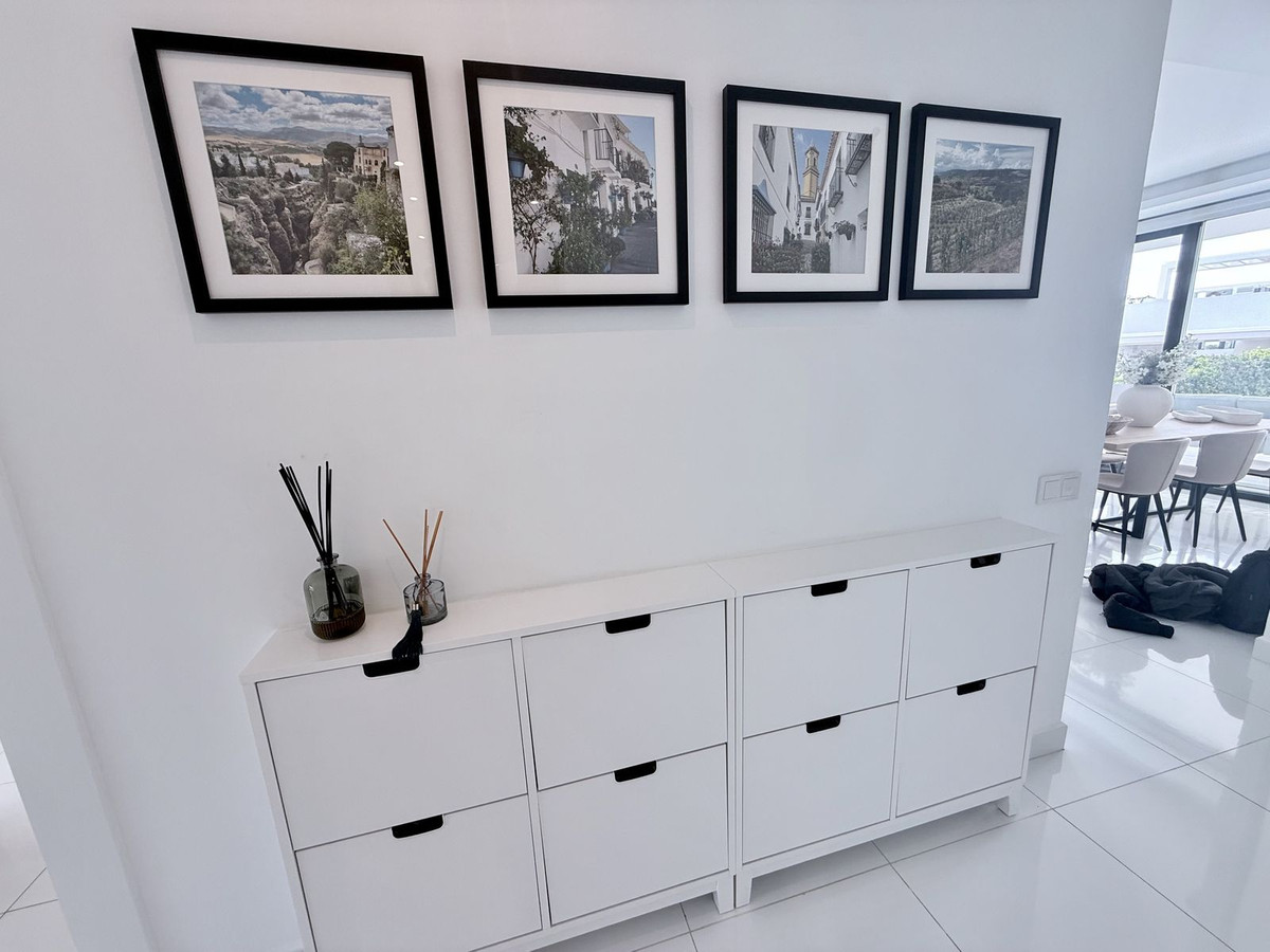 3 Bed Apartment for sale in Benahavís Costa Del Sol, Málaga, Spain
