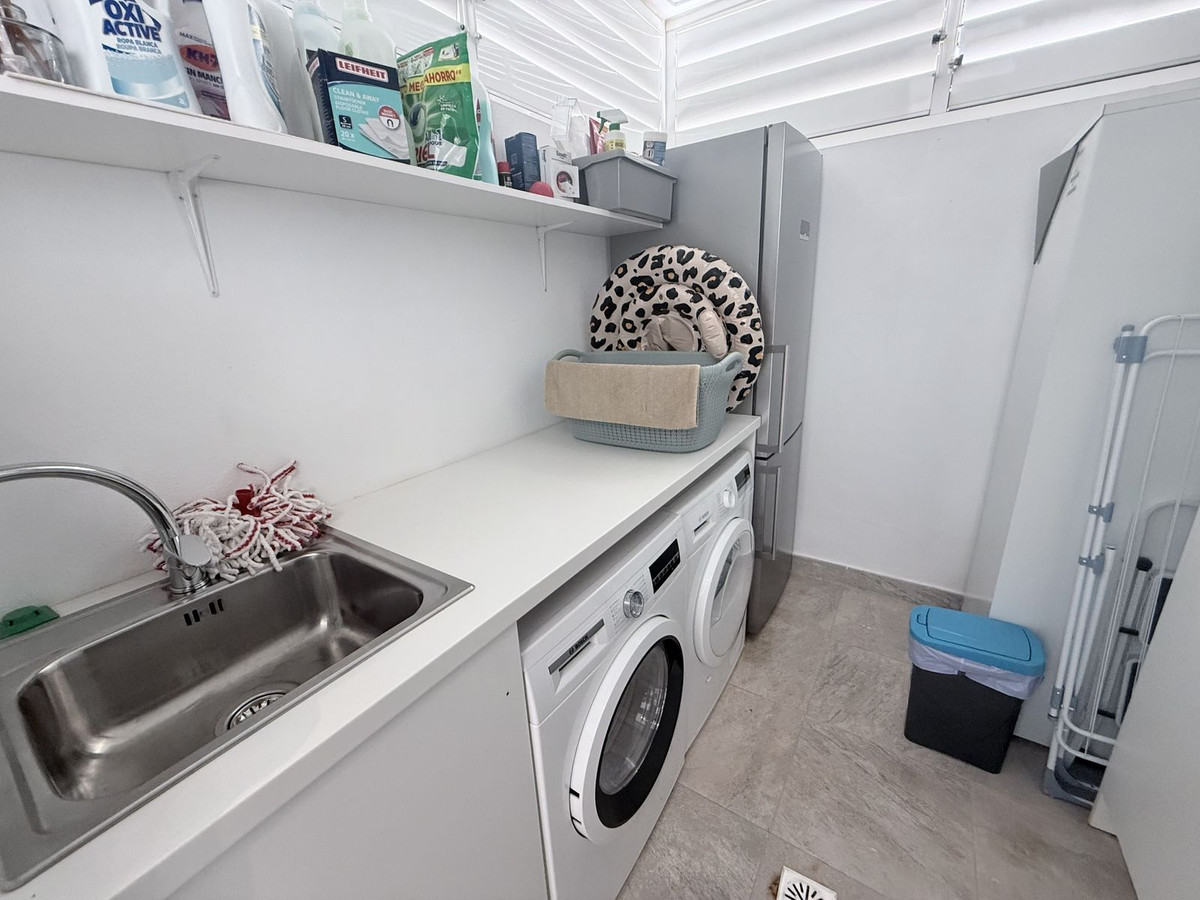 3 Bed Apartment for sale in Benahavís Costa Del Sol, Málaga, Spain
