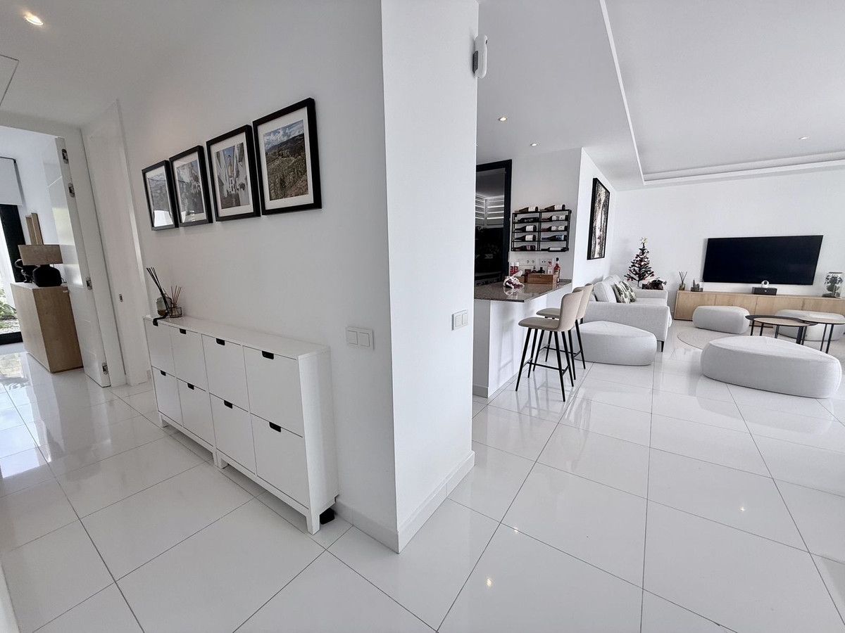 3 Bed Apartment for sale in Benahavís Costa Del Sol, Málaga, Spain