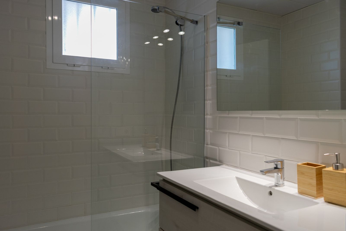 3 Bed Apartment for sale in Manilva Costa Del Sol, Málaga, Spain