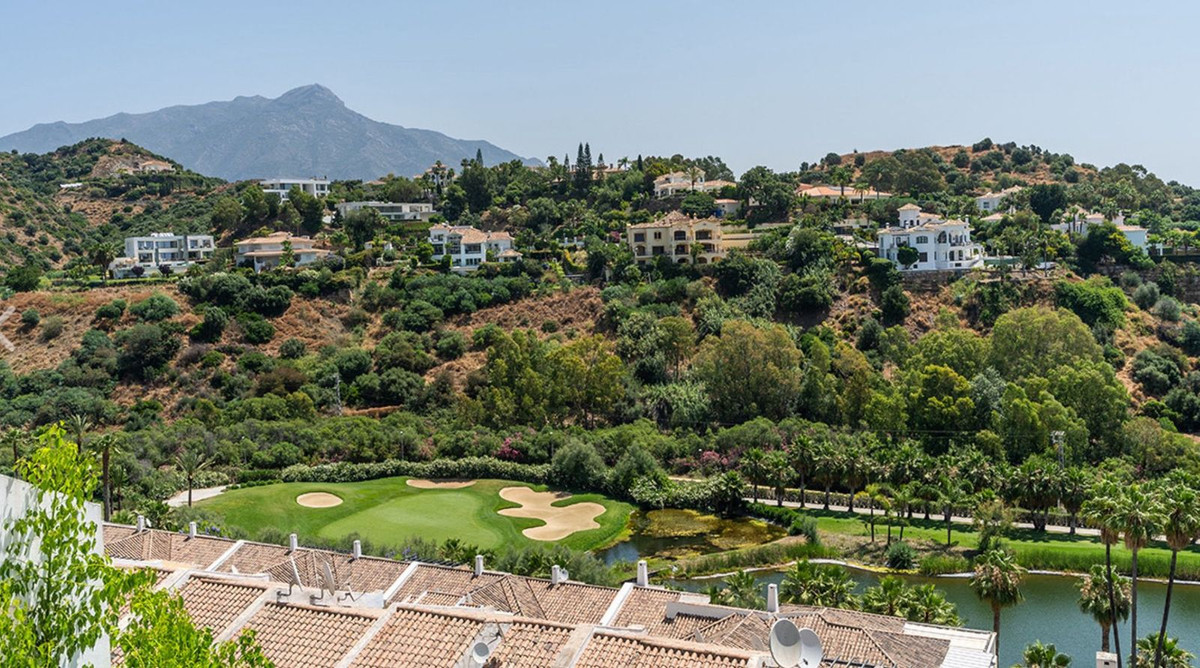 3 Bed Townhouse for sale in La Quinta Costa Del Sol, Málaga, Spain
