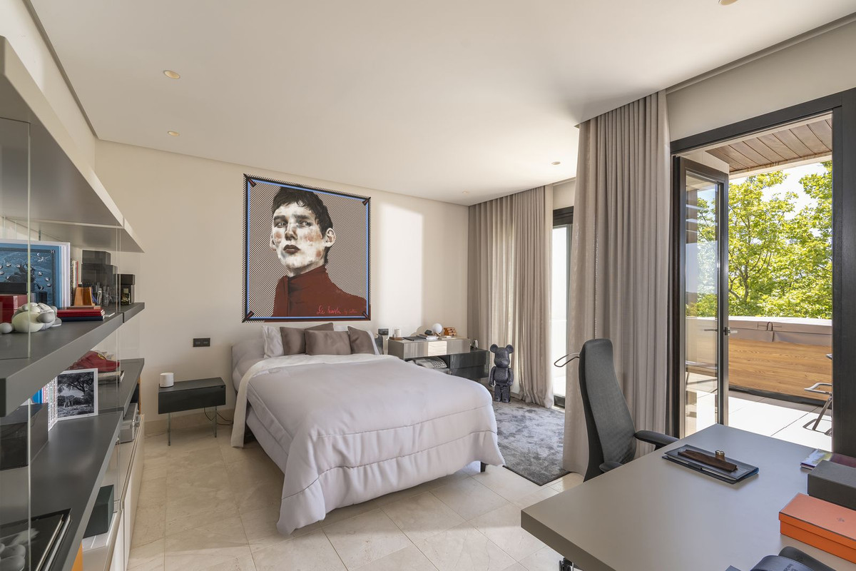 Se vende Adosada de 5 dormitorios en Costa Del Sol, Cadiz, España