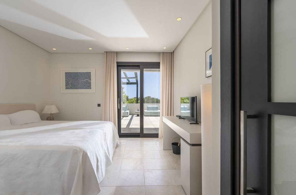 Se vende Adosada de 5 dormitorios en Costa Del Sol, Cadiz, España