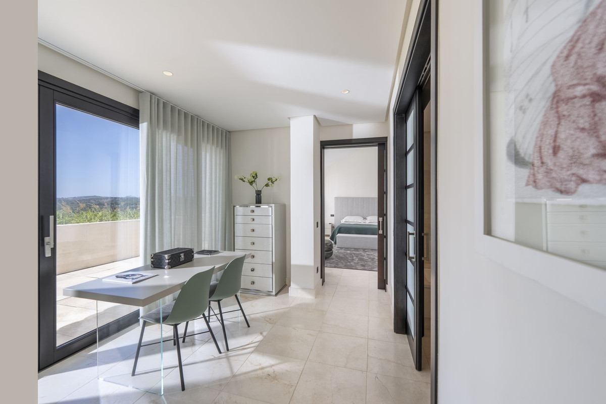 Se vende Adosada de 5 dormitorios en Costa Del Sol, Cadiz, España