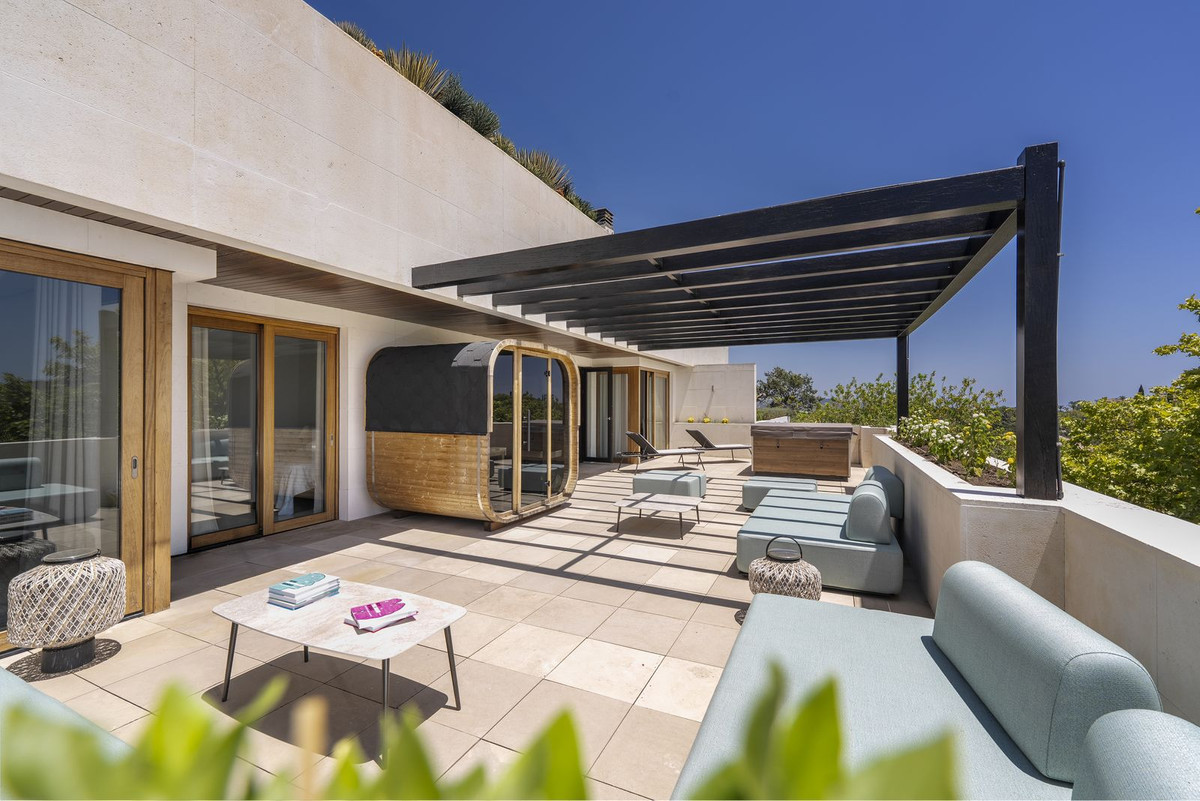 Se vende Adosada de 5 dormitorios en Costa Del Sol, Cadiz, España