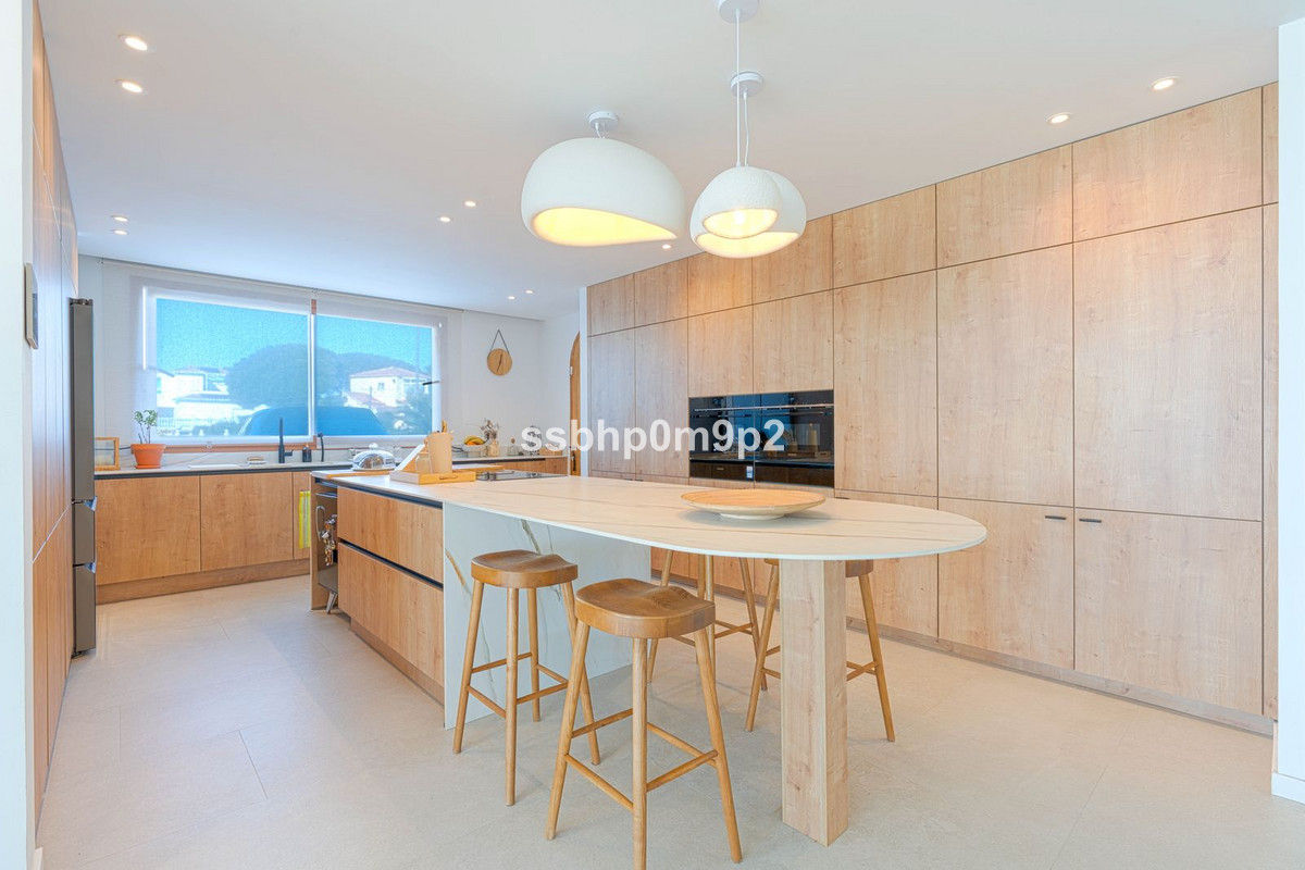 Se vende Villa - Chalet de 5 dormitorios en Costa Del Sol, Málaga, España