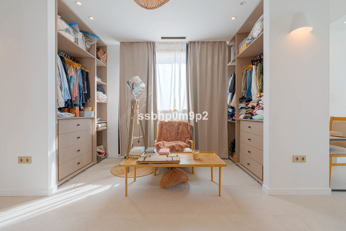 Se vende Villa - Chalet de 5 dormitorios en Costa Del Sol, Málaga, España