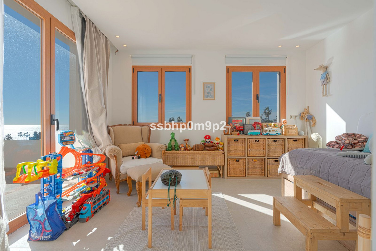 Se vende Villa - Chalet de 5 dormitorios en Costa Del Sol, Málaga, España