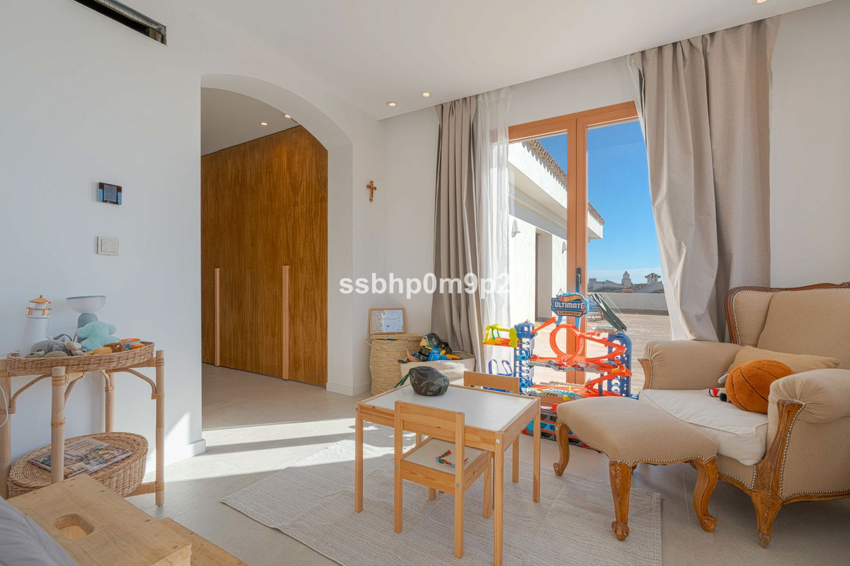 Se vende Villa - Chalet de 5 dormitorios en Costa Del Sol, Málaga, España