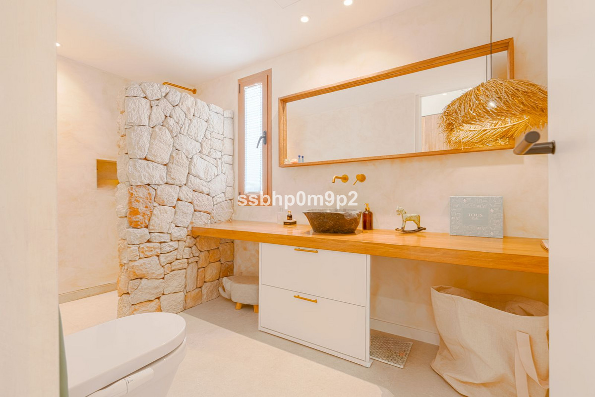 Se vende Villa - Chalet de 5 dormitorios en Costa Del Sol, Málaga, España