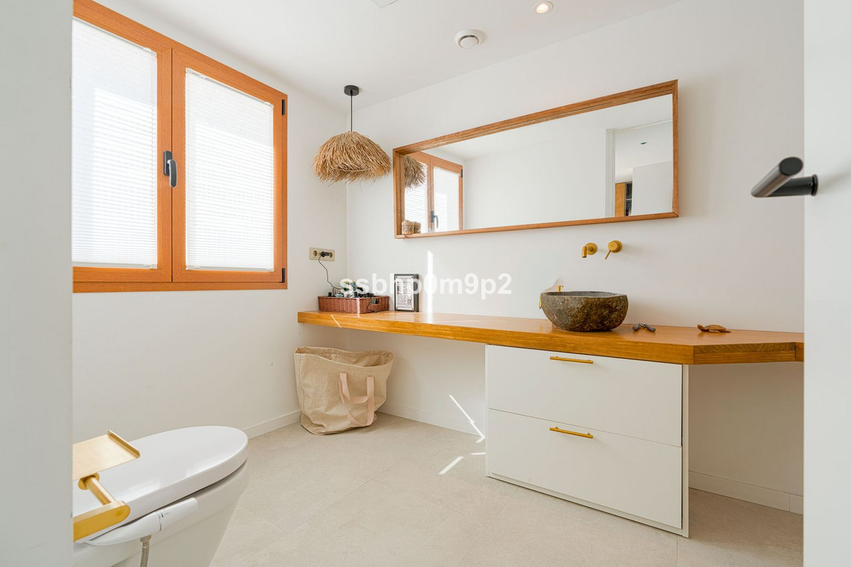 Se vende Villa - Chalet de 5 dormitorios en Costa Del Sol, Málaga, España