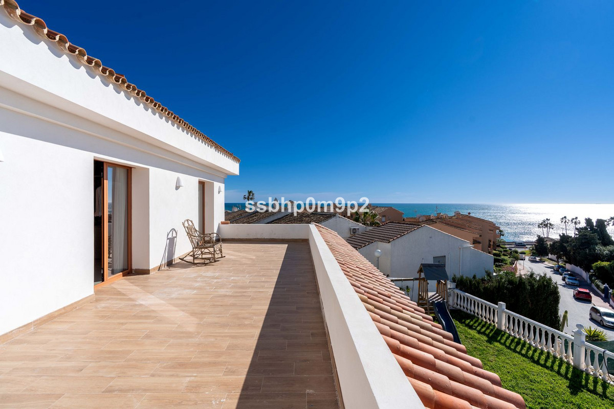 Se vende Villa - Chalet de 5 dormitorios en Costa Del Sol, Málaga, España