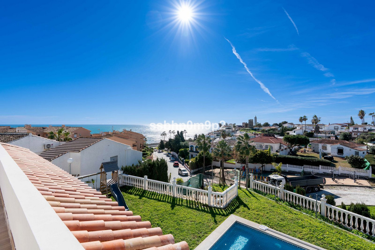 Se vende Villa - Chalet de 5 dormitorios en Costa Del Sol, Málaga, España