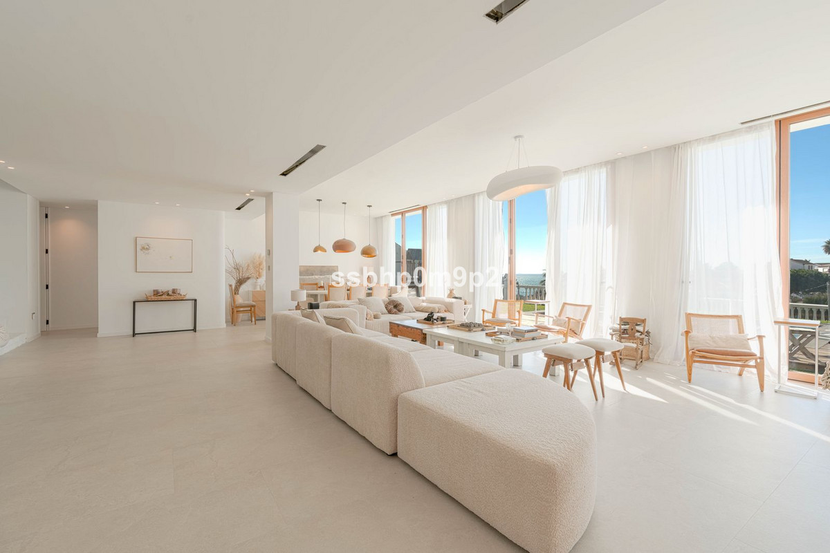 Se vende Villa - Chalet de 5 dormitorios en Costa Del Sol, Málaga, España