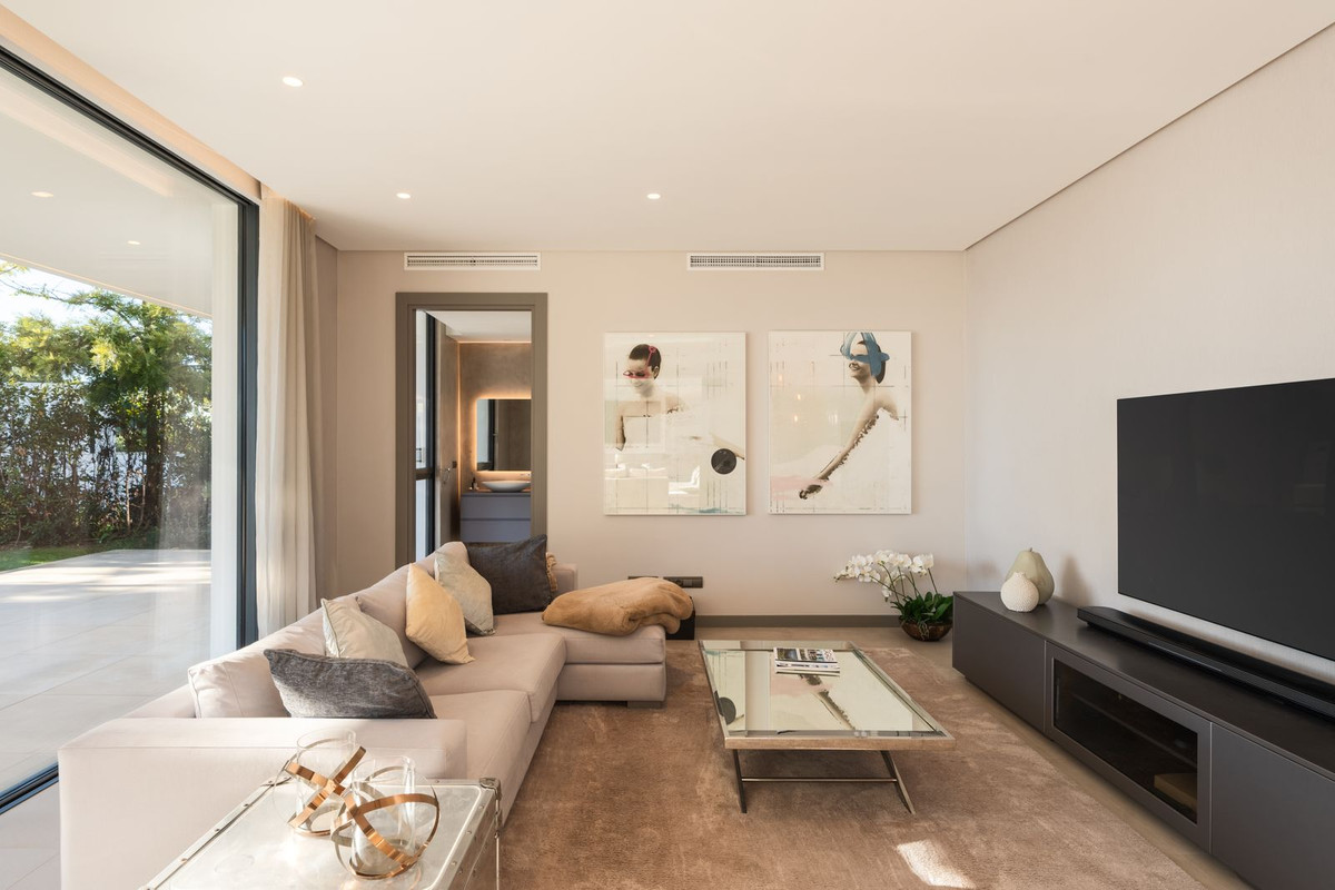 Se vende Villa - Chalet de 5 dormitorios en Costa Del Sol, Málaga, España