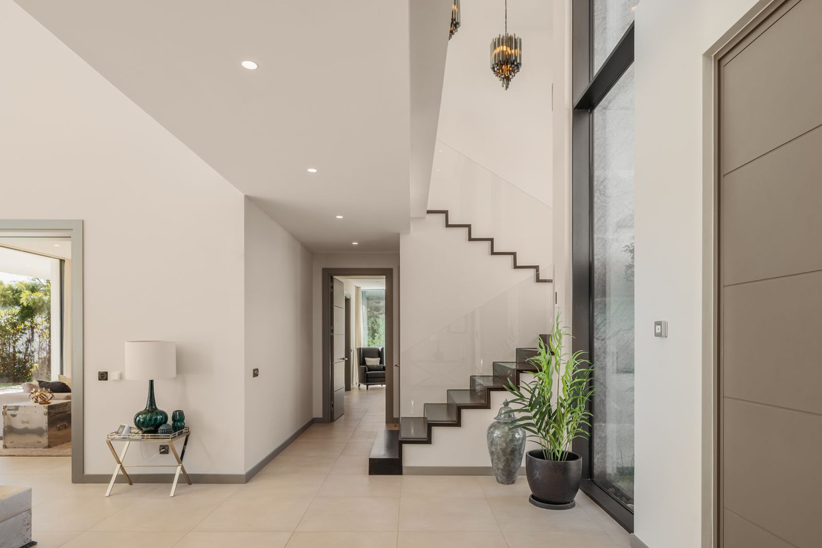 Se vende Villa - Chalet de 5 dormitorios en Costa Del Sol, Málaga, España