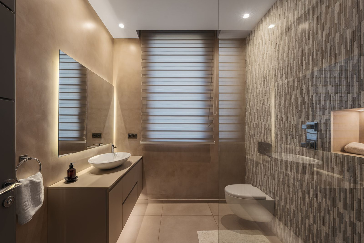 Se vende Villa - Chalet de 5 dormitorios en Costa Del Sol, Málaga, España