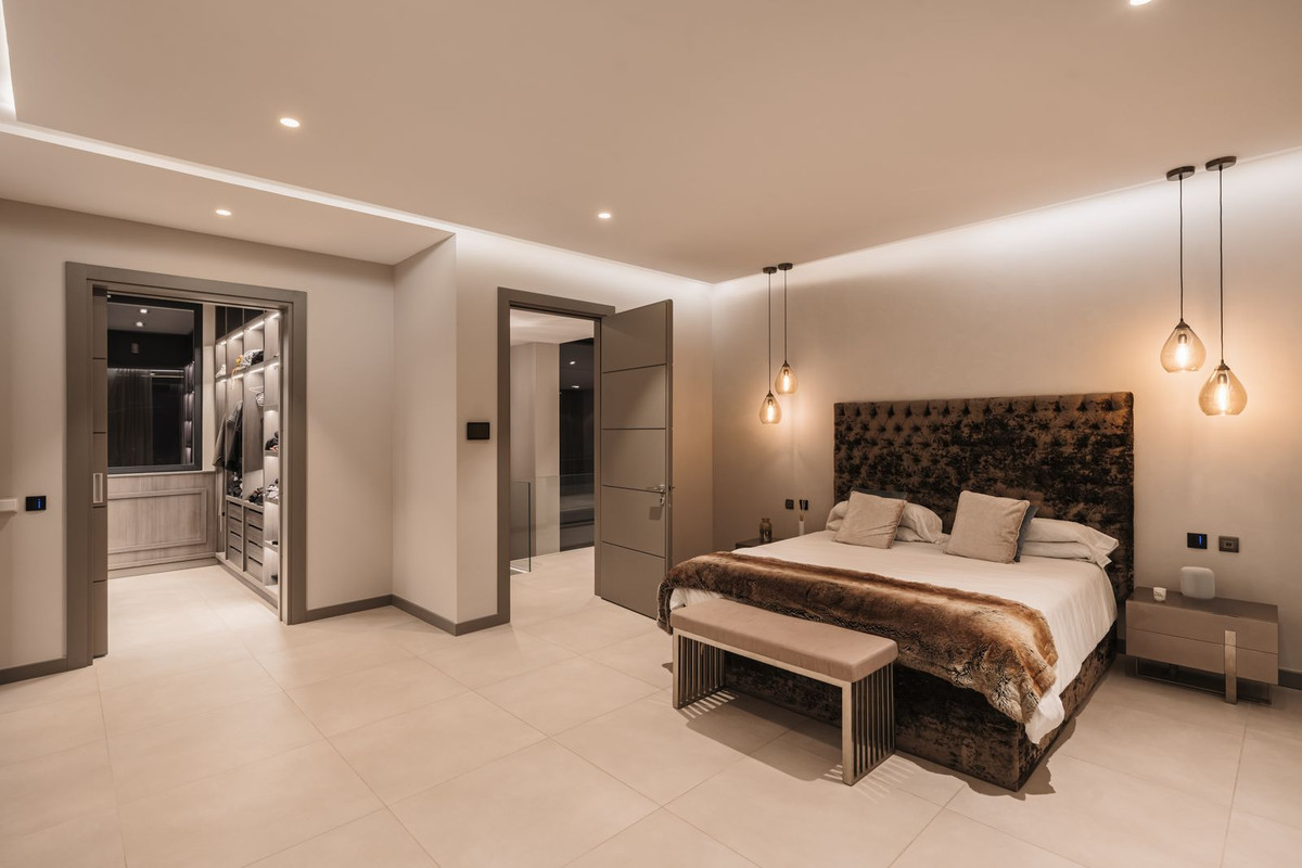 Se vende Villa - Chalet de 5 dormitorios en Costa Del Sol, Málaga, España