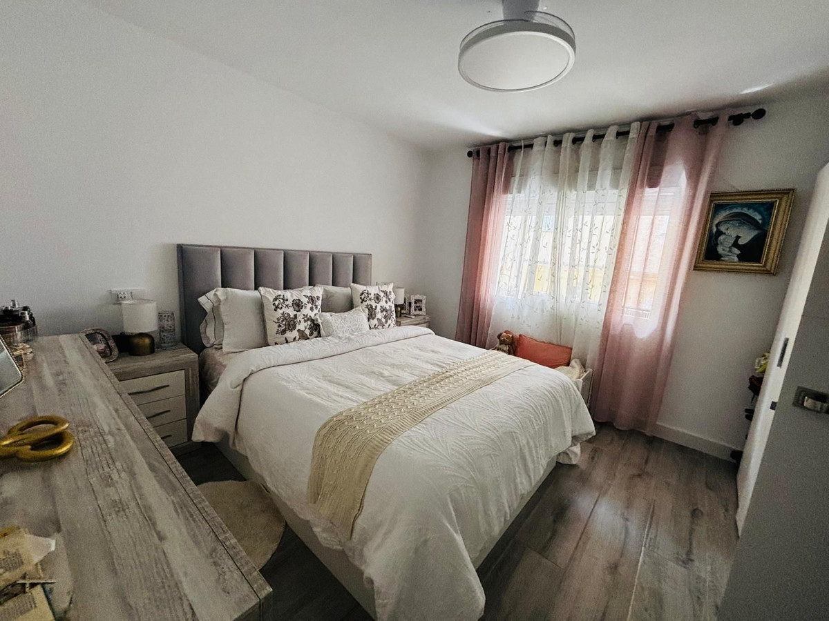 Se vende Apartamento en Planta Última de 3 dormitorios en Costa Del Sol, Málaga, España